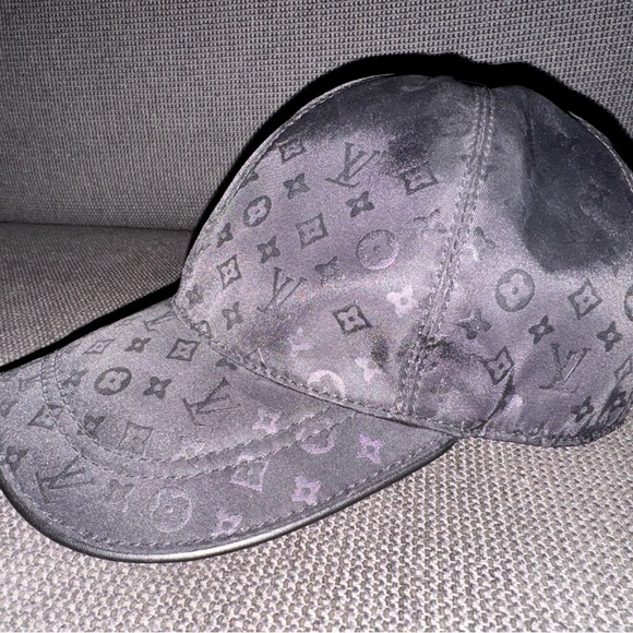 Louis Vuitton Leather Cap - Picture 2 of 7